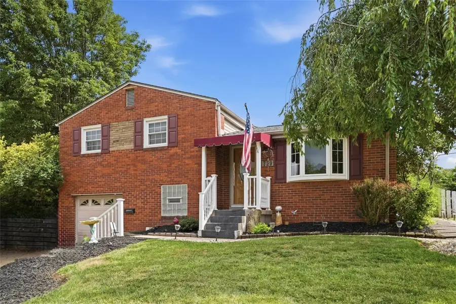 1729 Beryl Dr, Pittsburgh, PA 15227 - #2