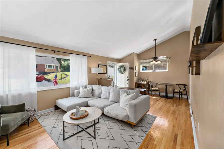 532 Glen Shannon Dr, Pittsburgh, PA 15234 - #2