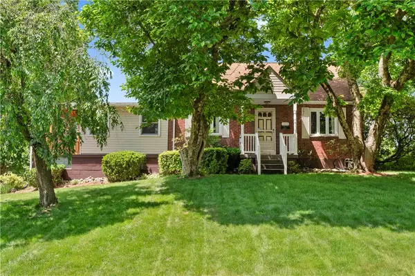 3210 Thornwood Dr, Bethel Park, PA 15102