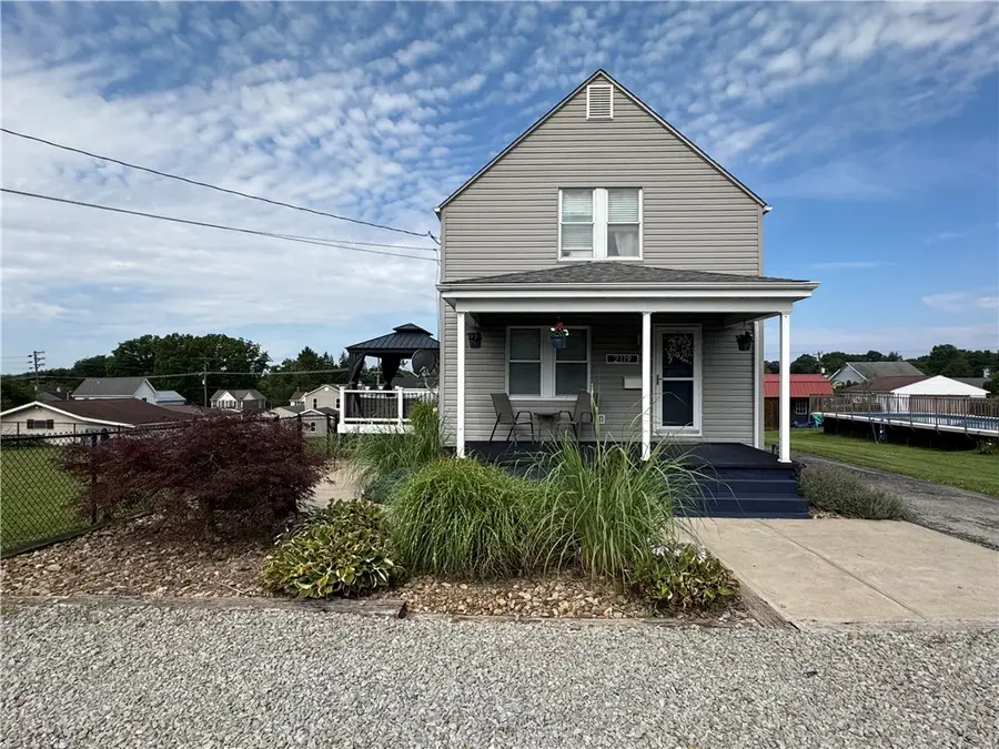 2119 Walnut Dr, Latrobe, PA 15650 - #2