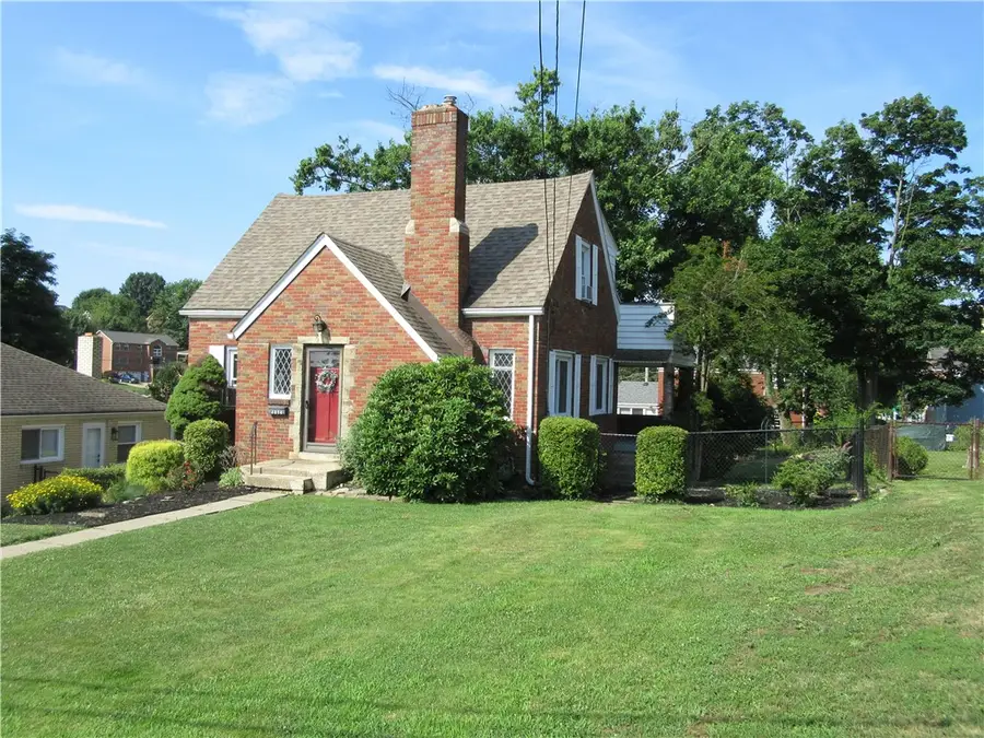 4814 Roberta Drive, Pittsburgh, PA 15236 - #3