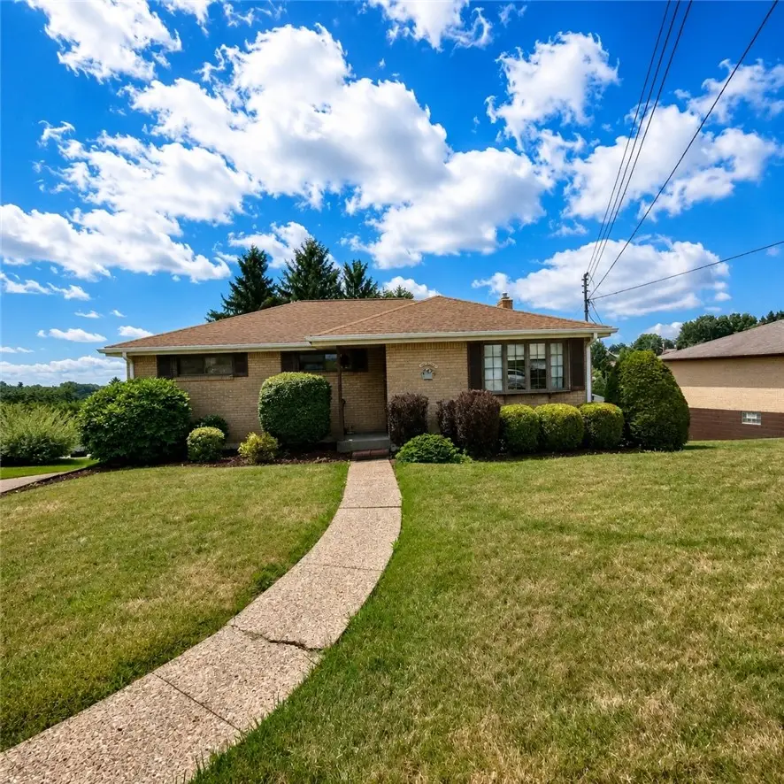 219 Lenore Dr, Kennedy, PA 15136 - #1