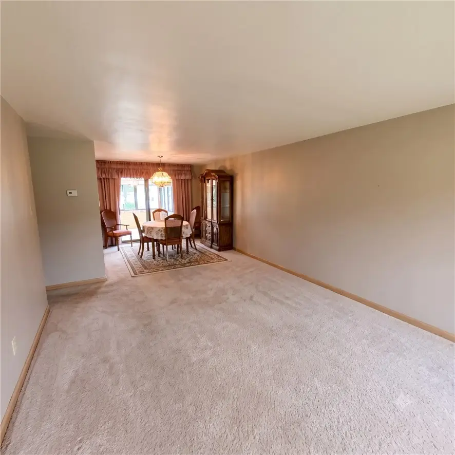 219 Lenore Dr, Kennedy, PA 15136 - #3