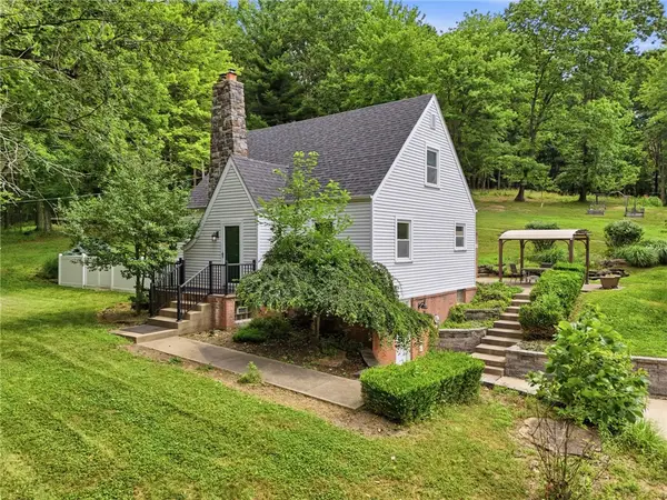 809 Franklin Rd, Mars, PA 16046