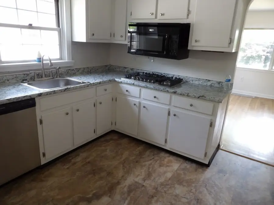 3611 W 3rd Ave, Beaver Falls, PA 15010 - #2