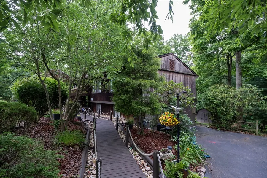 467 Hunting Creek Rd, Canonsburg, PA 15317 - #2
