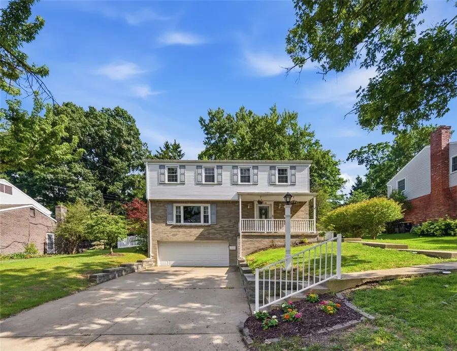 1318 Plantation Dr, Bethel Park, PA 15102 - #3