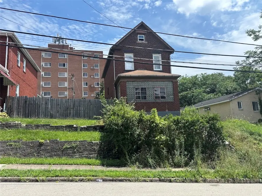 564 3rd St, Clairton, PA 15025 - #3