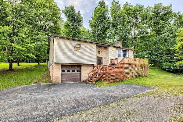 101 Gogo Lake Dr, Indiana, PA 15701