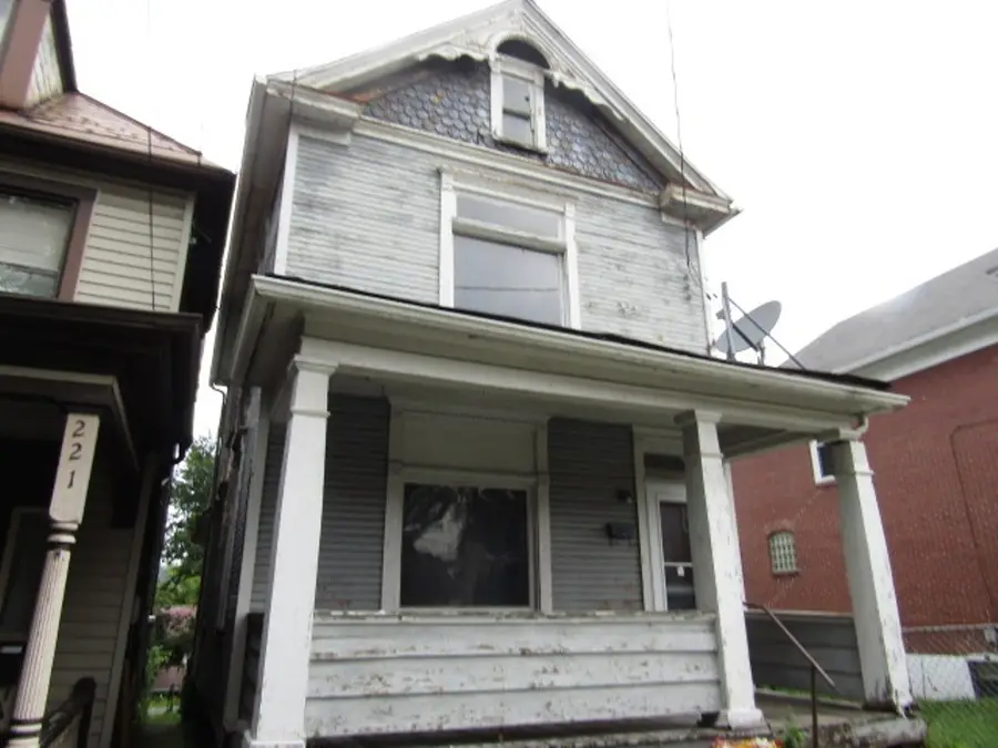 223 N 2nd St, Jeannette, PA 15644 - #3