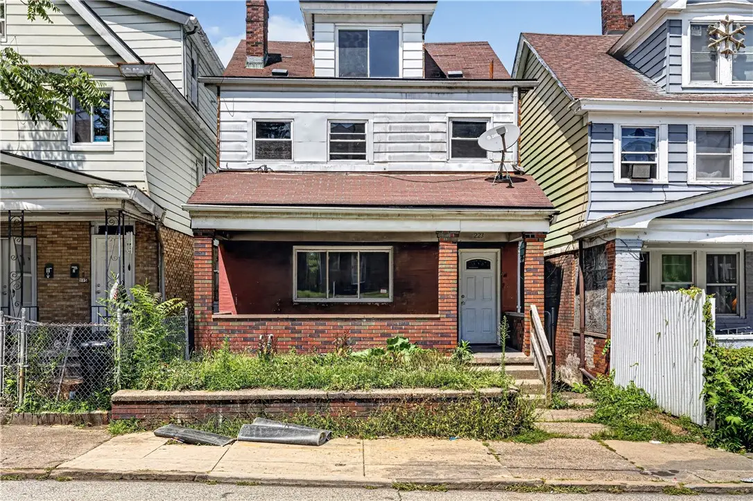 223 Suncrest St, Pittsburgh, PA 15210 - #1