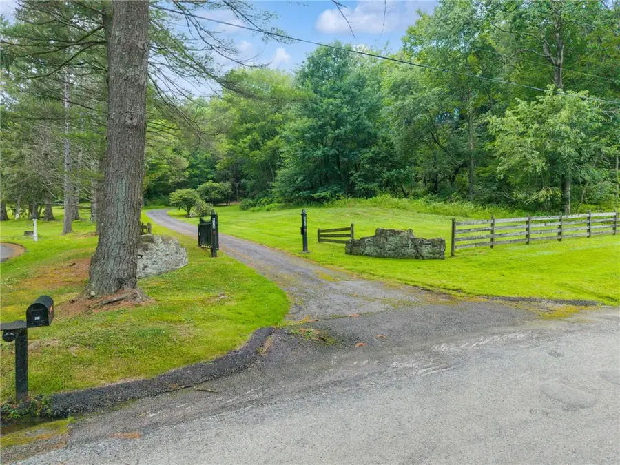515 Austraw Rd, Ligonier, PA 15658 - #2