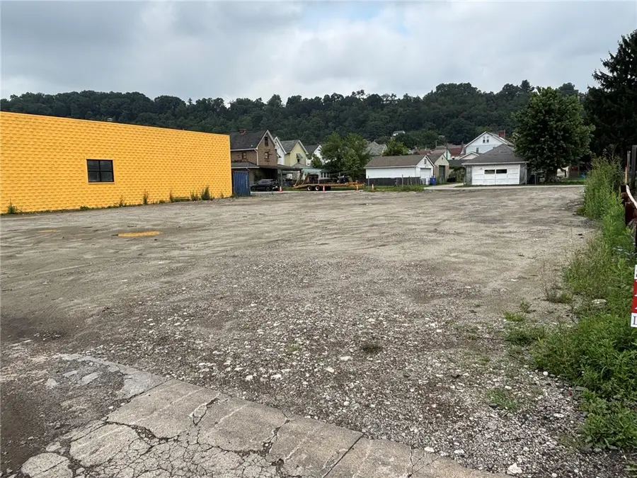 2813 Walnut St, McKeesport, PA 15132 - #3