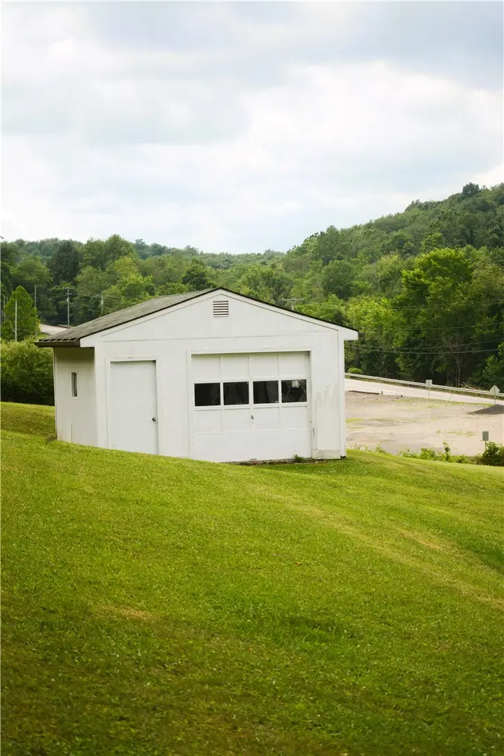 6184 Leechburg Rd., Leechburg, PA 15656 - #3