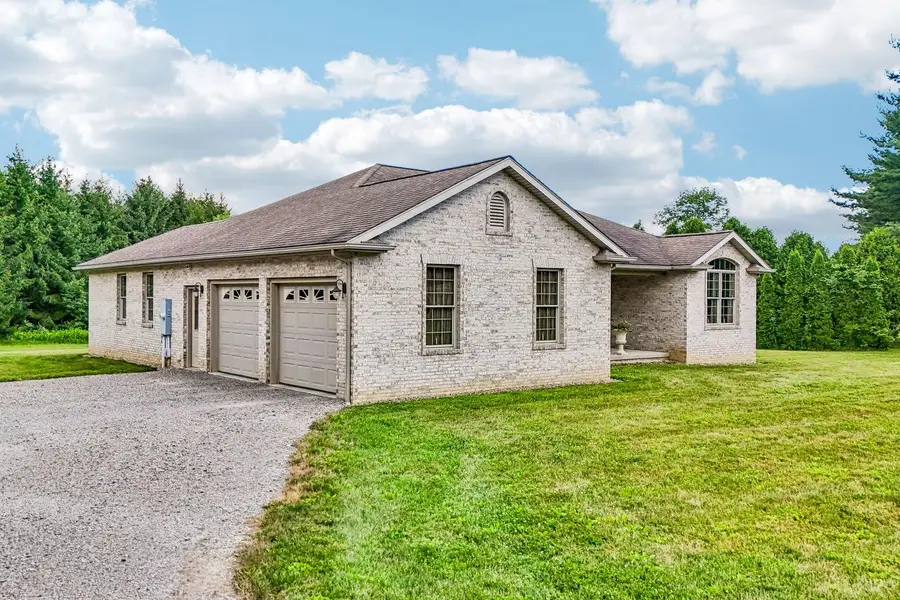 152 Game Farm Rd, New Castle, PA 16101 - #2