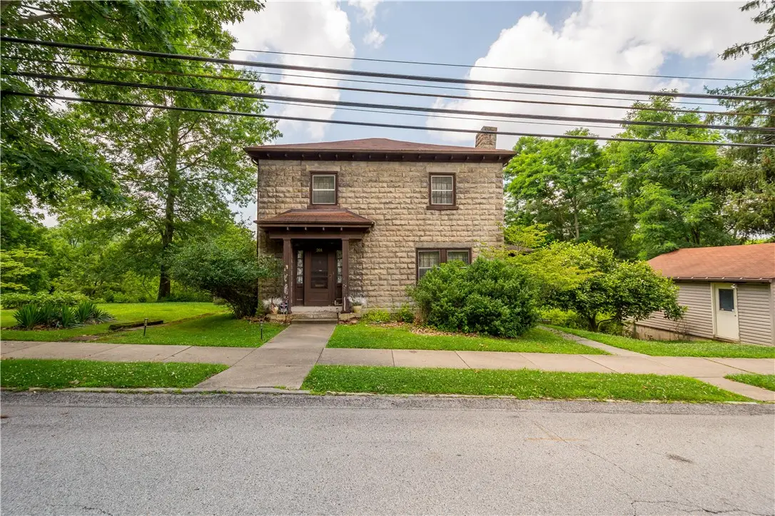 201 Dewey Ave, Washington, PA 15301 - #1