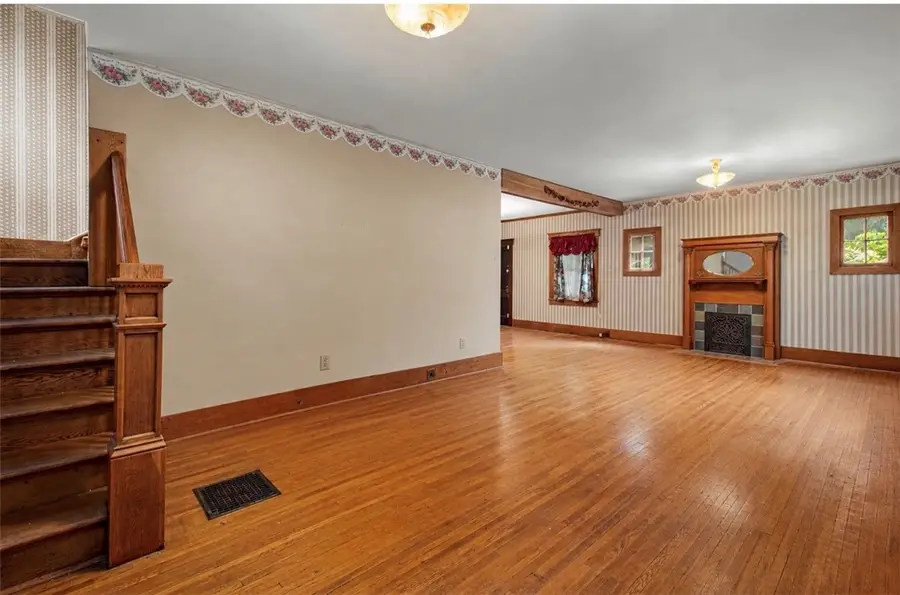 201 Dewey Ave, Washington, PA 15301 - #2