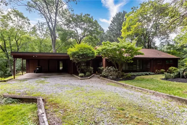 136 Bradford Rd, Bradford Woods, PA 15015