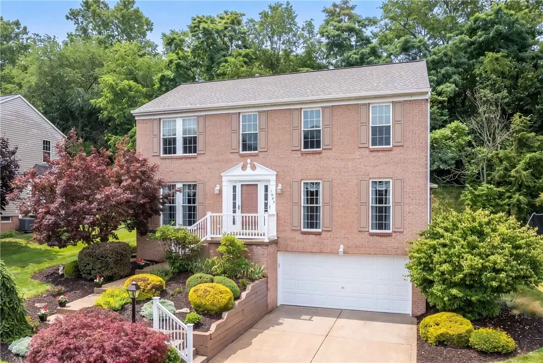 1033 Robinwood Dr, South Park, PA 15129 - #1