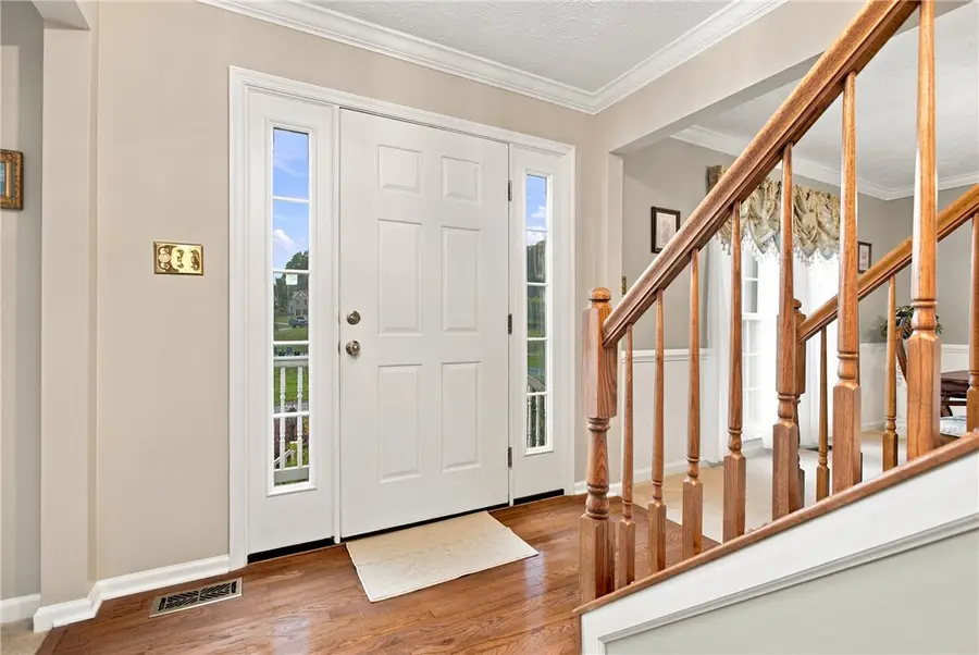 1033 Robinwood Dr, South Park, PA 15129 - #2