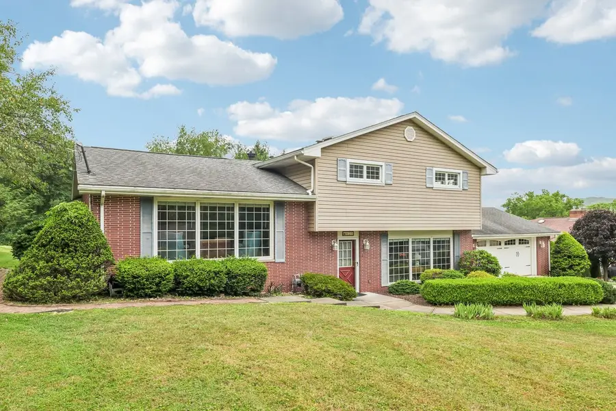 625 Palo Alto Drive, Ellwood City, PA 16117 - #2