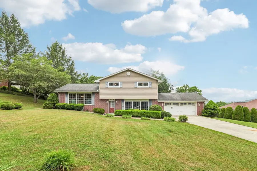 625 Palo Alto Drive, Ellwood City, PA 16117 - #3