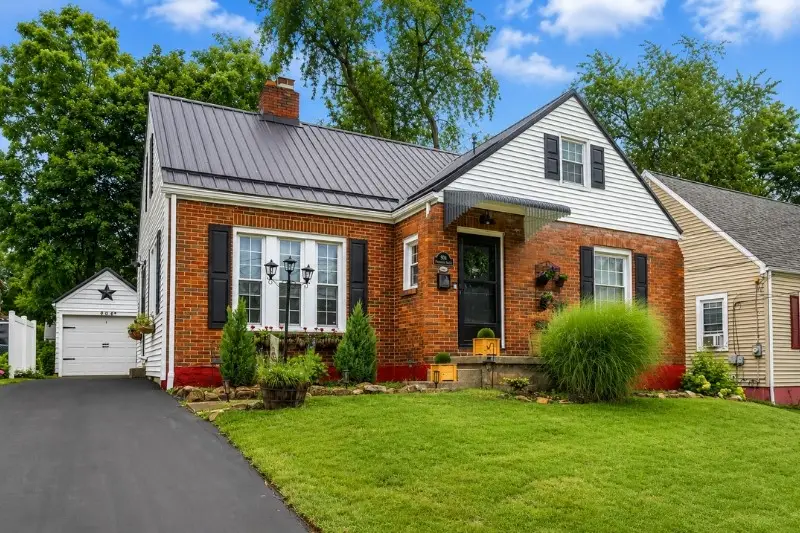904 Plymouth Ln, Ellwood City, PA 16117 - #1