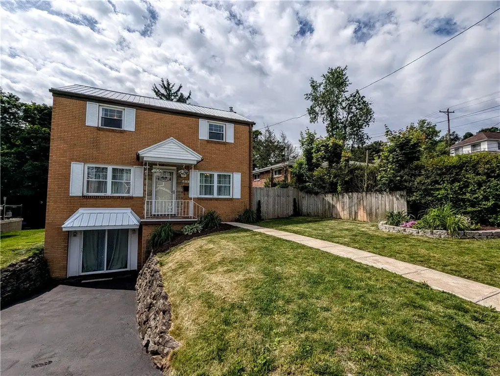 513 W Miller Ave, Homestead, PA 15120 - #1
