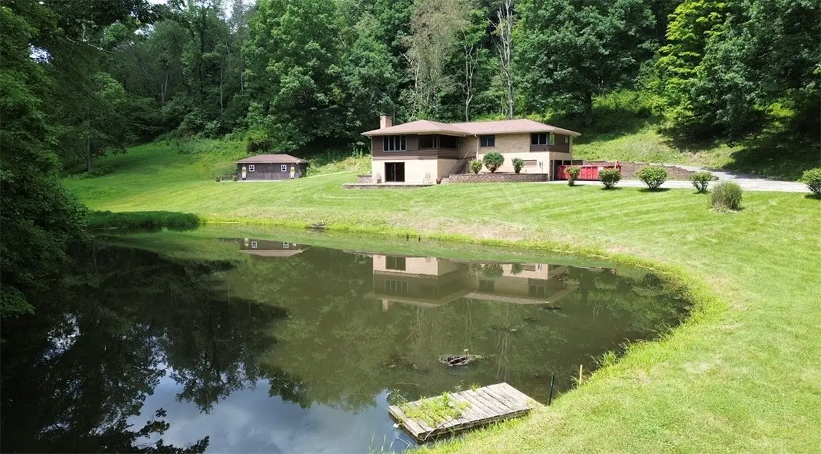135 Phillips Rd, Burgettstown, PA 15021 - #1