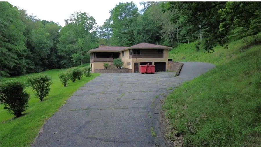 135 Phillips Rd, Burgettstown, PA 15021 - #3