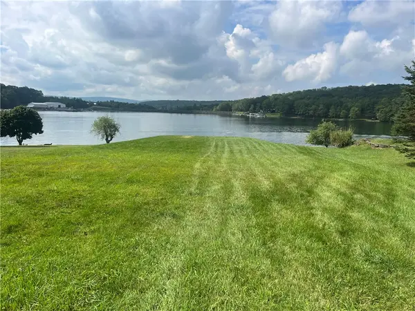 1395 Peninsula Drive, Central City, PA 15926