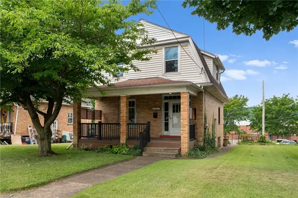 1427 Duss Ave, Ambridge, PA 15003