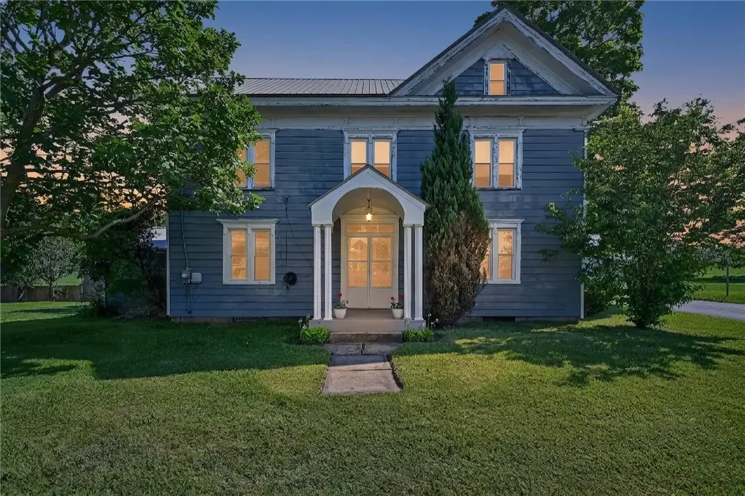52 Pioneer Lake Rd, Commodore, PA 15729 - #1
