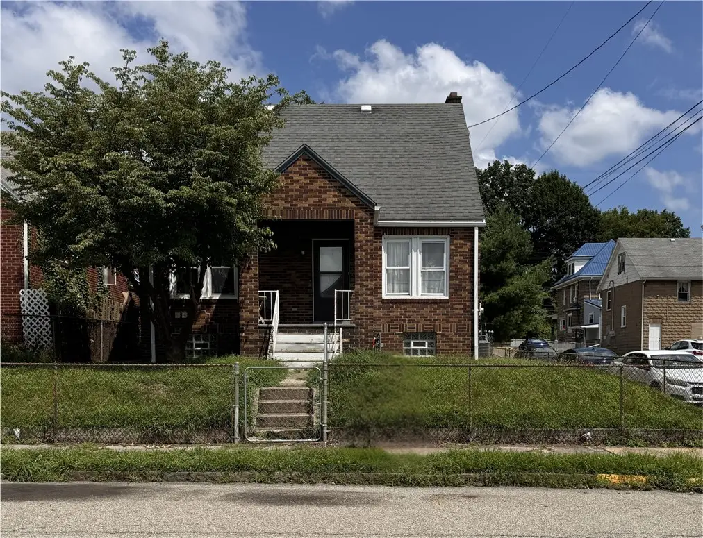 745 Anderson St, New Kensington, PA 15068 - #1