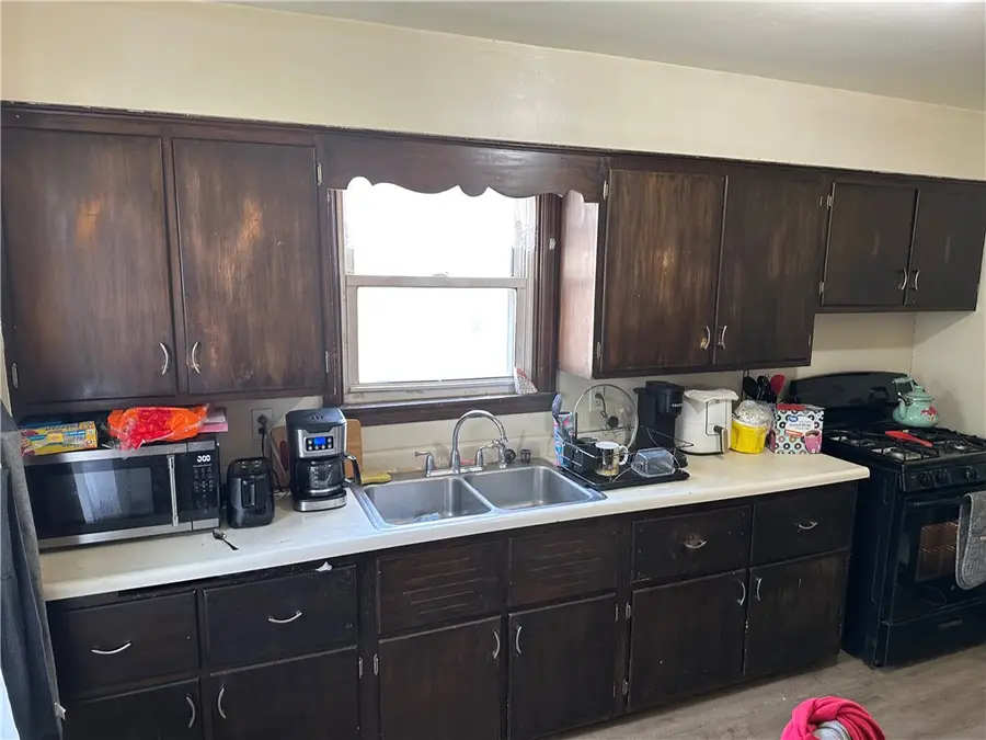 745 Anderson St, New Kensington, PA 15068 - #3