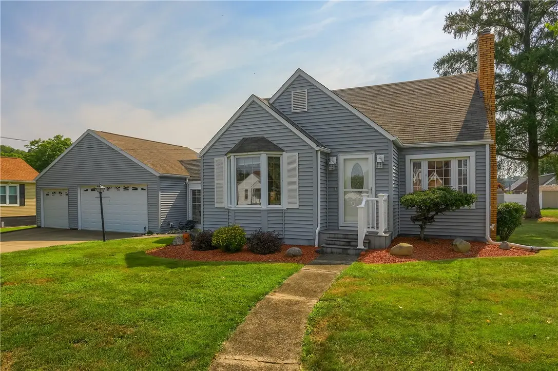116 Golf Ave, Ellwood City, PA 16117 - #1