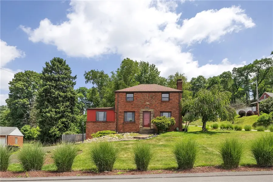 511 Rolling Green Dr, Bethel Park, PA 15102 - #2