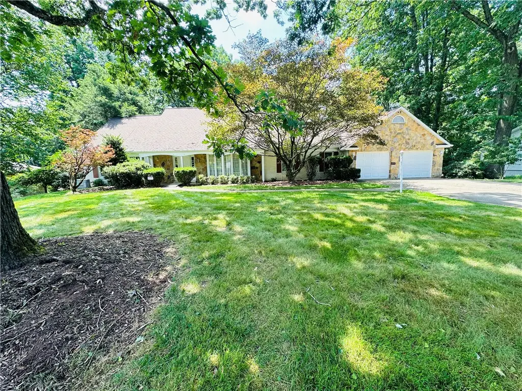 816 Belmont Rd, Butler, PA 16001 - #1
