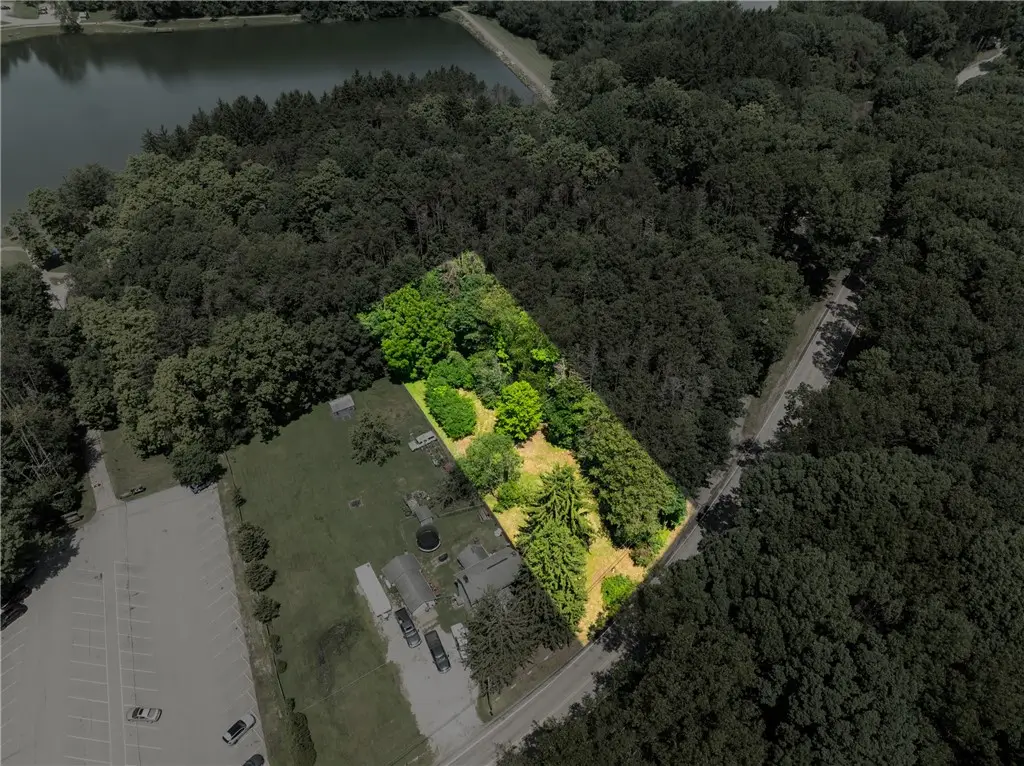 167 Twin Lakes Rd, Latrobe, PA 15650 - #1