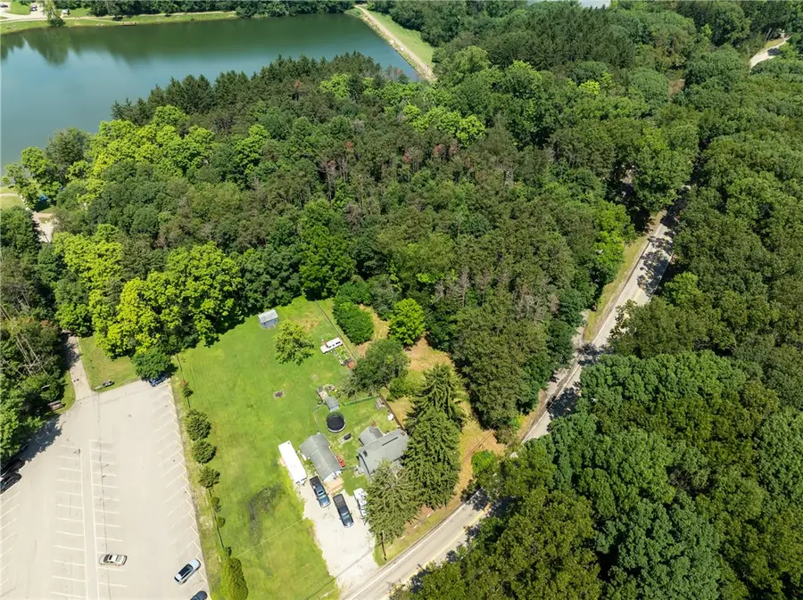 167 Twin Lakes Rd, Latrobe, PA 15650 - #2