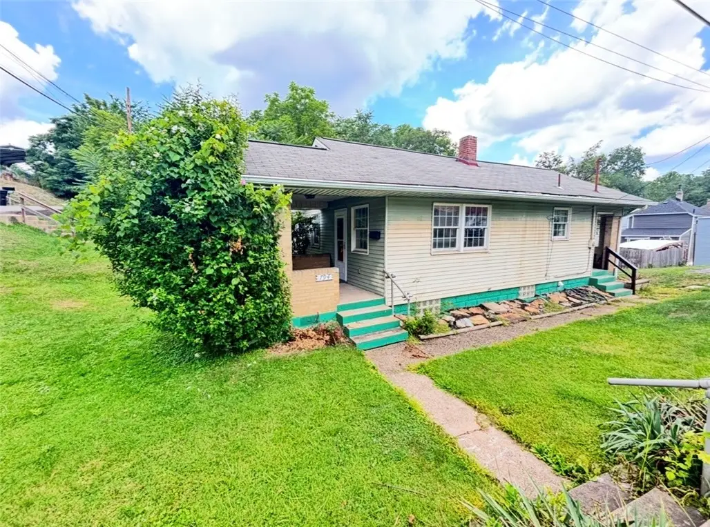 794 S Gray Avenue, Bridgeville, PA 15017 - #1