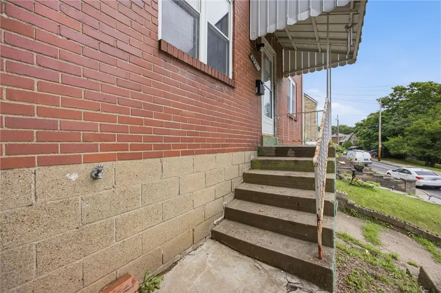1391 Laketon Rd, Pittsburgh, PA 15221 - #3