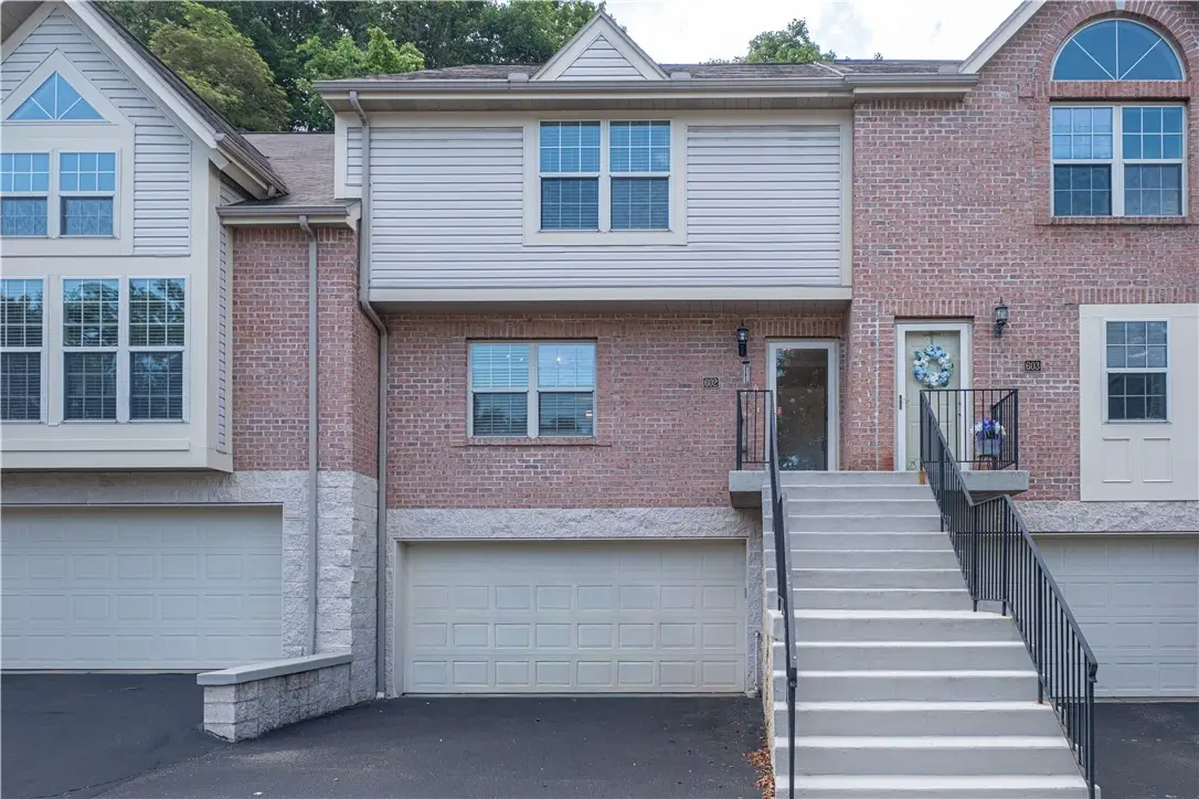 602 Berrington Ct, Bethel Park, PA 15102 - #1