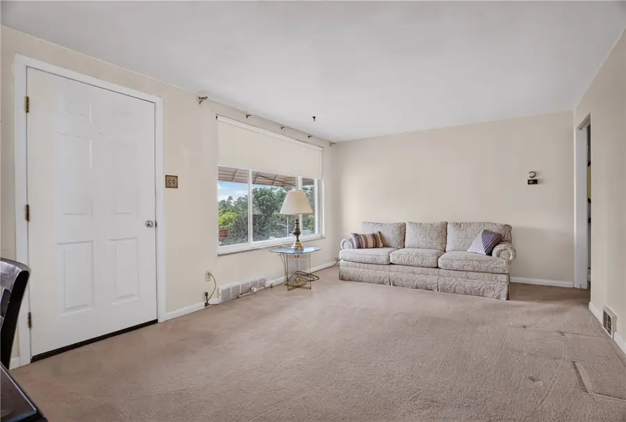 265 Bost Dr, West Mifflin, PA 15122 - #3