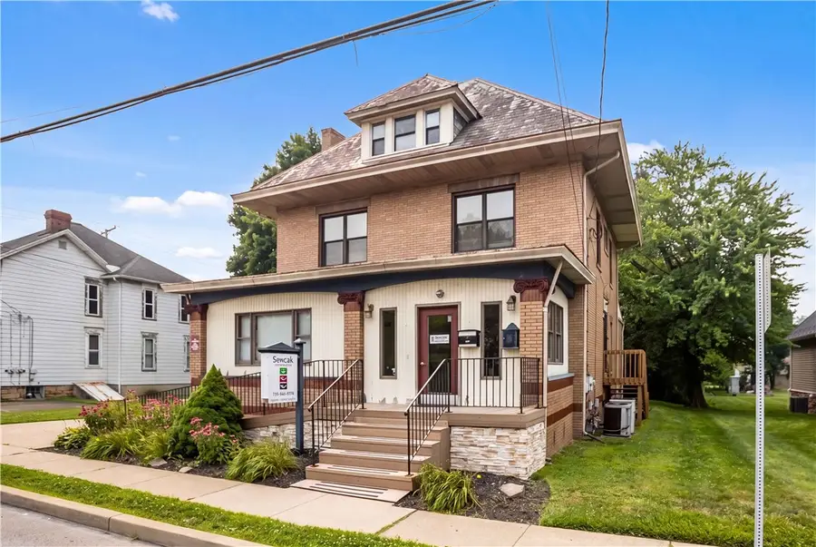 208 W New Castle St, Zelienople, PA 16063 - #3