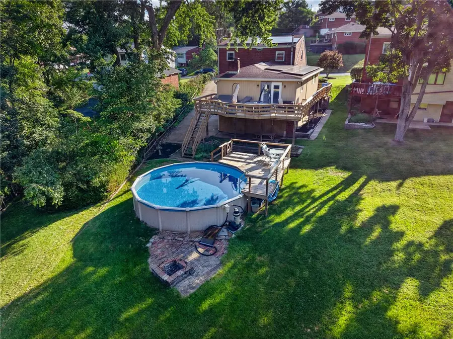 111 Green Oak Lane, Pittsburgh, PA 15220 - #3