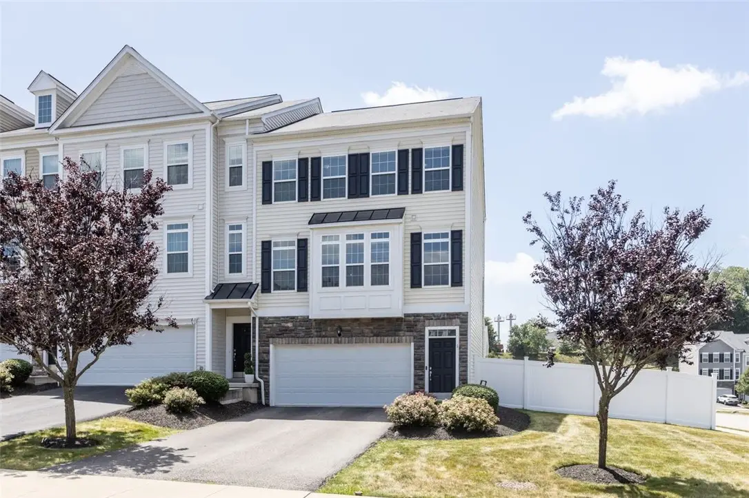 1 Roosevelt Dr, McKees Rocks, PA 15136 - #1