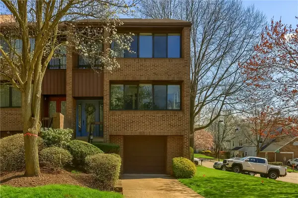 800 Fairways Dr, Oakmont, PA 15139