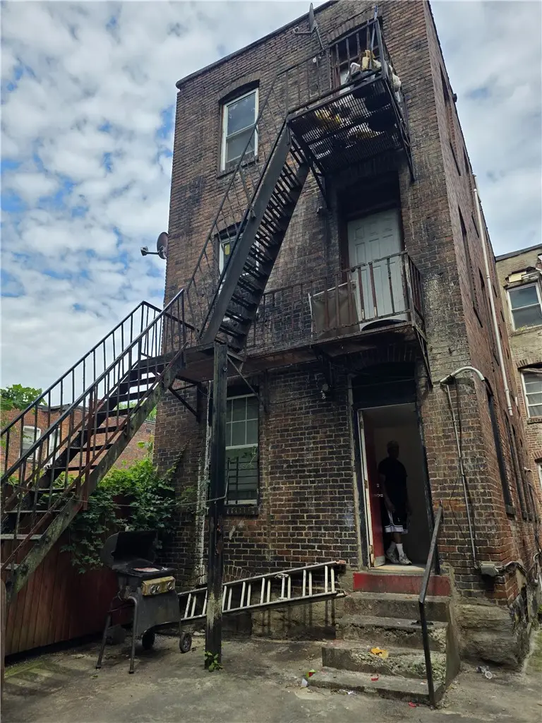 2566 Centre, Pittsburgh, PA 15219 - #2