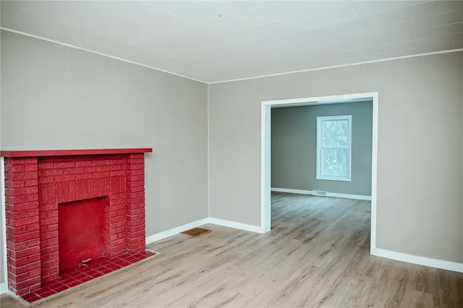 1005 Griswold St, Sharon, PA 16146 - #3